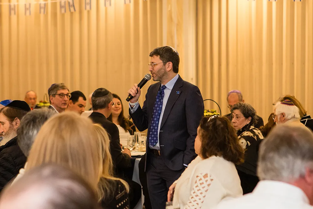 Rabbi Hearshen speaking at Israel Bonds Brunch 2024